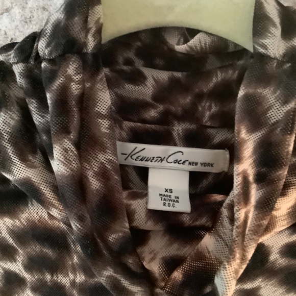 Kenneth Cole animal print capped sleeve top - Picture 2 of 3